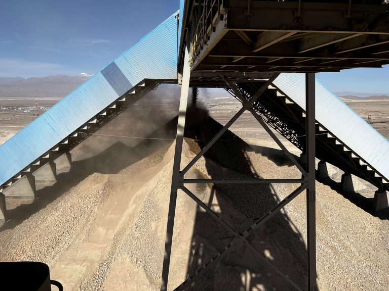 精准堆料体积测量与智能周界安防监测解决方案 image